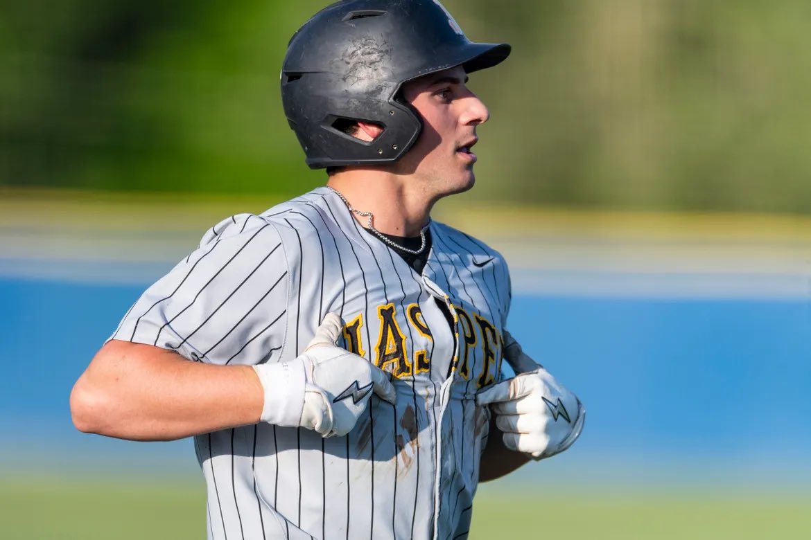 This night will go down in SIAC baseball lore — three teams playing for a state championship. How Jasper, Mater Dei and North got it done today in the semistate round:
courierpress.com/story/sports/h…