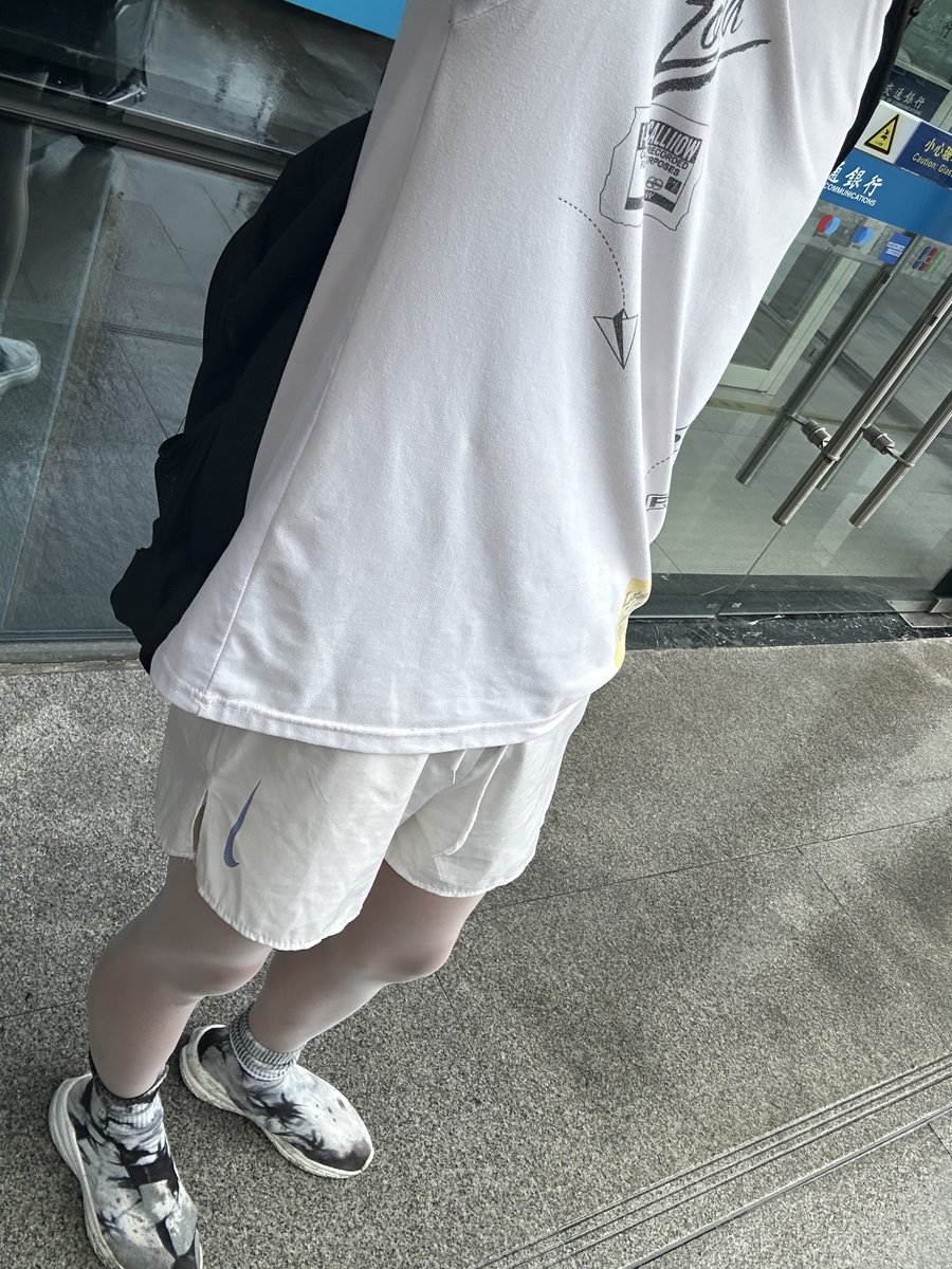 随手拍。#裤袜 #白丝