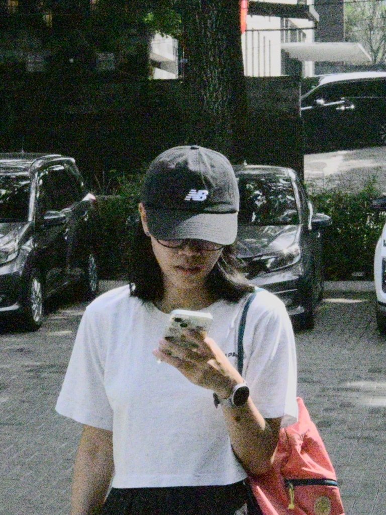rananthawl's tweet photo. Tiba2 suka pake iso gede, seneng ada grain2nya~
#berburuuburubur #nikonzfc https://t.co/PVz3dO9nSz