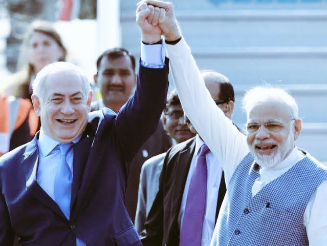 SL_Dewasi91's tweet photo. Two powerful global leaders 🤝
Two brothers... both forces of destruction 🇮🇳🤝🇳🇮

Narendra Modi
Benjamin Netanyahu 

One crushed Pakistan.
The other devastated Palestine and Iran. 

Pakistan, Iran, and Palestine https://t.co/uPCRoZGaqo
