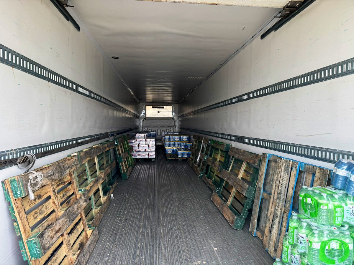 MdMcLean1's tweet image. Pulled a double shift on the bar tonight at @Dgsuperpull my body is sore!.. I’m so old! It use to be sore the next morning.. Fox incharge of the hen house… Excellent weather! Thanks @WxOntario1 excellent time with proceeds to community projects! @FredDurnin