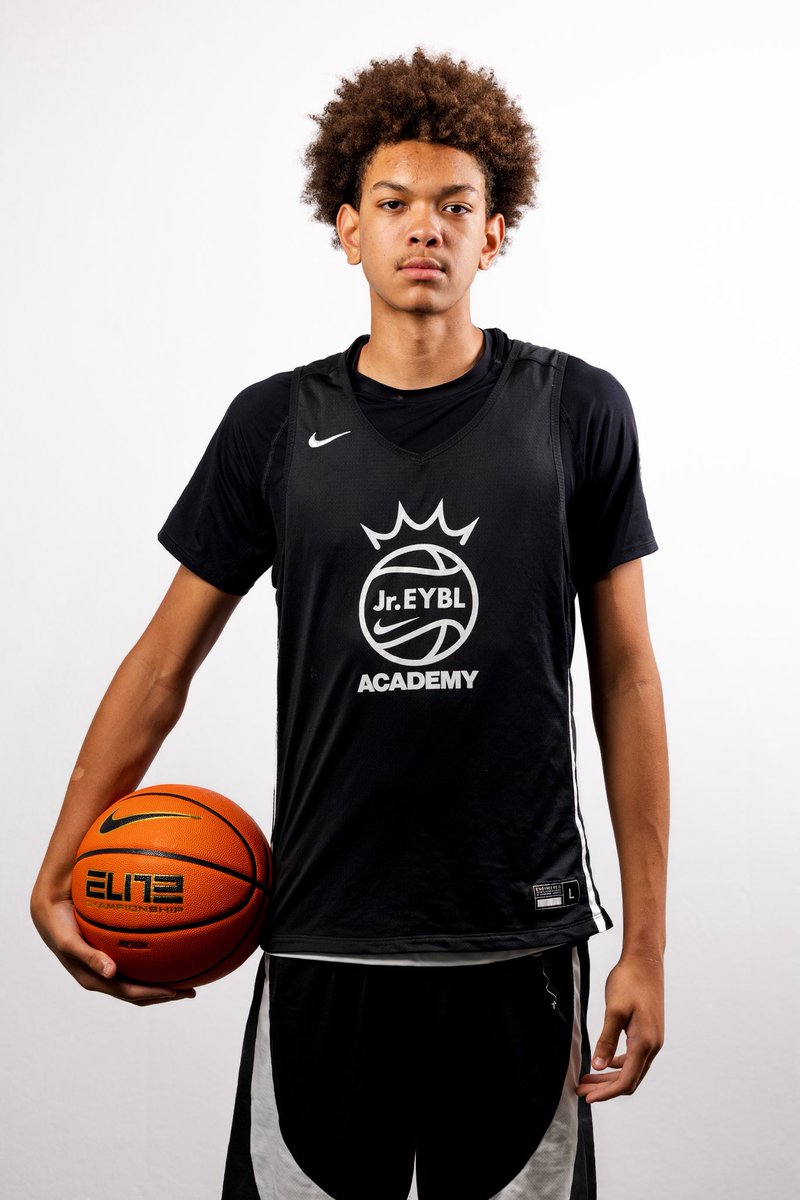 kdROBINSON021's tweet image. Thank you, @NikeEYB, for a great week in Houston representing one of the Top 💯 for class of 2029.