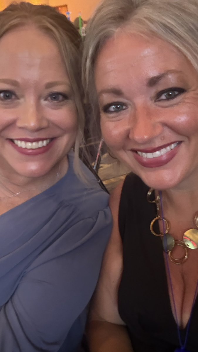 Diane Euston (@misseuuuuston) on Twitter photo My doppelgänger, Emily, who happens to be also great friends with my buddy, Bob! And no surprise, we like each other too. 😀 <a href="/bobfescoe/">Bob Fescoe</a> My doppelgänger, Emily, who happens to be also great friends with my buddy, Bob! And no surprise, we like each other too. 😀 <a href="/bobfescoe/">Bob Fescoe</a>