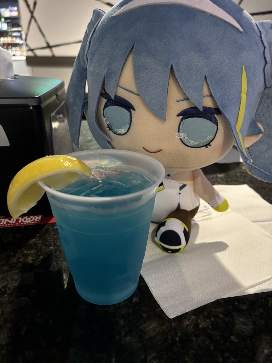 Miku gettin turnt at round 1🥴