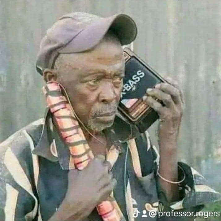 Sunday is for gospel music 🎶 and some country music 🎶.