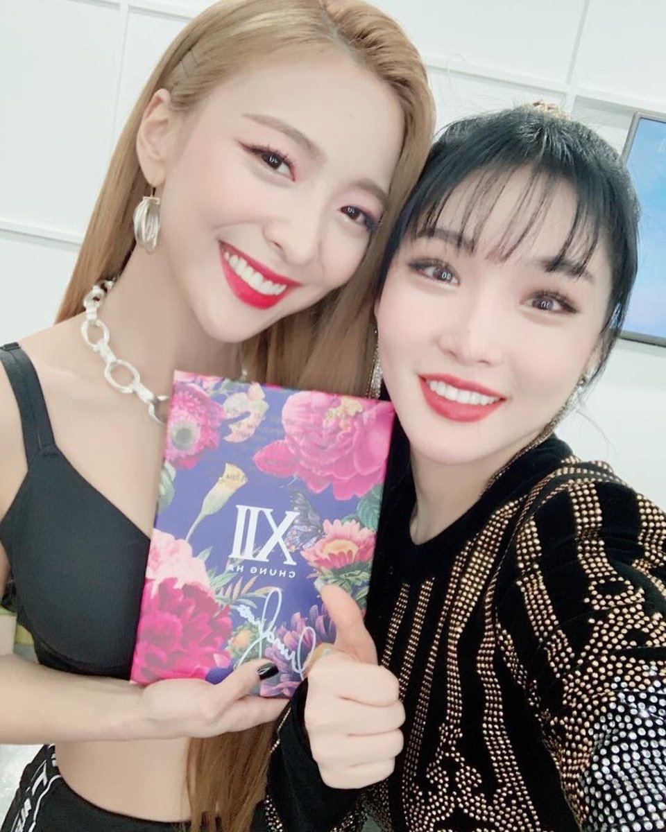 1989__zip's tweet image. 𝖑as más fanáticas obsesivas de #𝔉roze͞nᰔ𝕝ove ☆ 🧣 llegan justo para el #我vo𝕝umǝː𝟶𝟺𖠇 de nuestra 𝕒ctriz favorit𝕒 ⋅˚‧ @medussite que aparte de traernos un visual impecable, no podemos dejar de mirar su actuación as 𝕚f we’re 𝑓rozen by a  #𝐒no͞wd𝕣op预ೕ ☃️