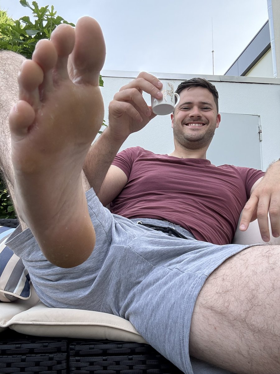 Guten Morgen X! 

Wer zahlt meinen Espresso?!