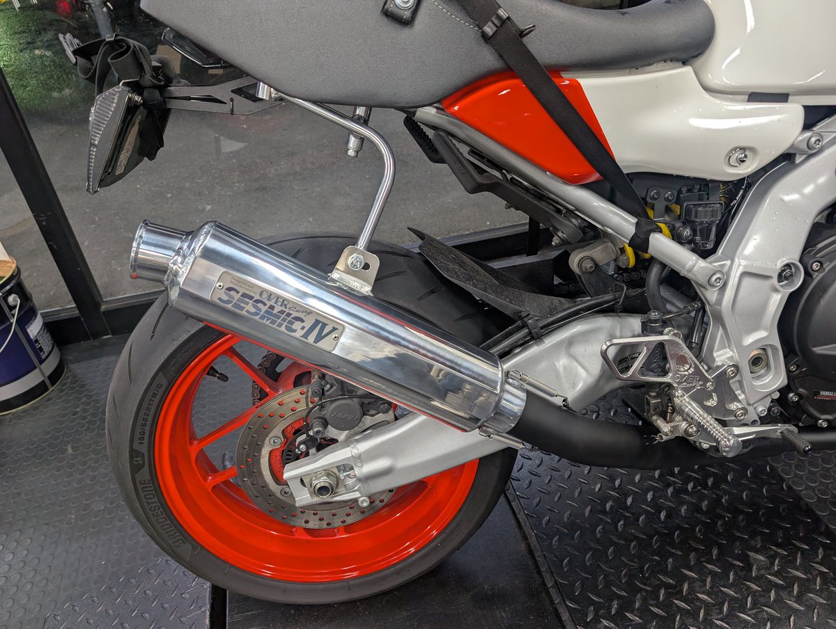 XSR900GP に OVER RACING様 新作フルエキゾーストマフラー SESMIC-IV 3
