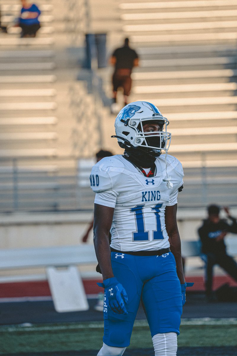 5'9, 170, 2027, Free Safety from C.E. King High School in Houston, Tx, with a 3.54 GPA 
#: 251-656-6130
Direct Film Link:hudl.com/profile/198735…