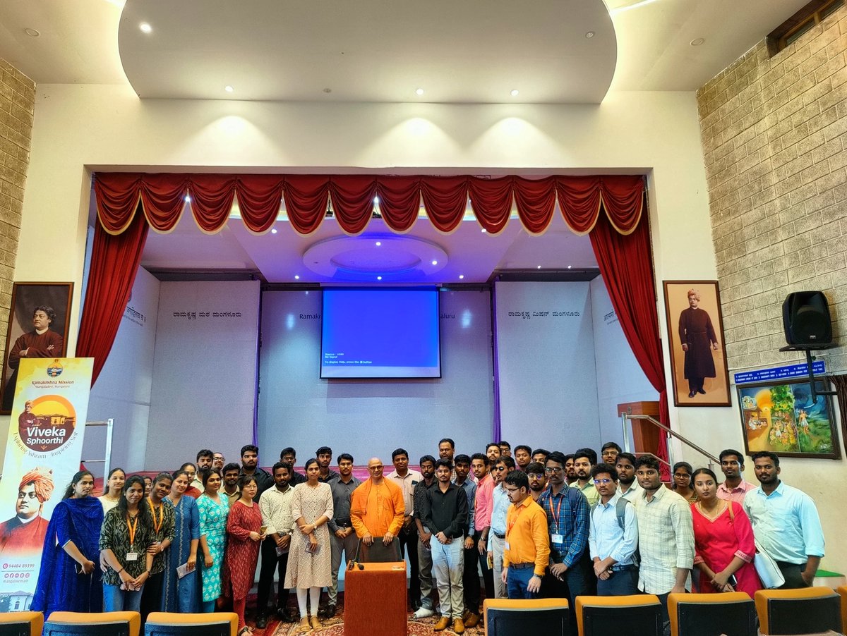mangalurumath's tweet image. #VivekaSphoorti #Batch20 | Viveka Sphoorti - An initiative of Ramakrishna Math, Mangaluru.
A batch of Bank of Baroda Probationary Officers, Mangaluru, visited our Ashrama on 12-06-2025.
Swami Nityadipananandaji Head of Ramakrishna Math, Madurai, addressed them and blessed them.