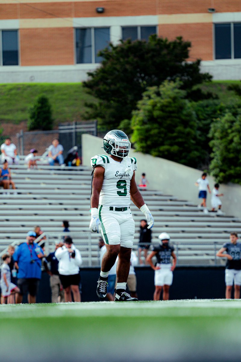 Max521589619307's tweet image. I am excited that june 15 has came my contact number is (770188011) @CollinsHillFB @itgnext_georgia @SwickONE8 @CoachBeck56 #THEHILL