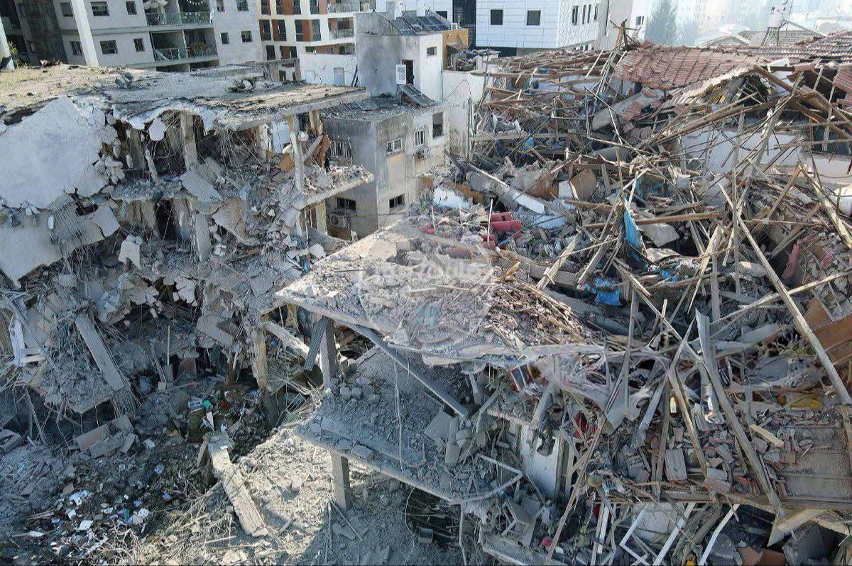 ليست غزه انها تل ابيب ( شالوم عليكم ) 😁. <a href="/AvichayAdraee/">افيخاي ادرعي</a> <a href="/EdyCohen/">إيدي كوهين אדי כהן 🇮🇱</a>