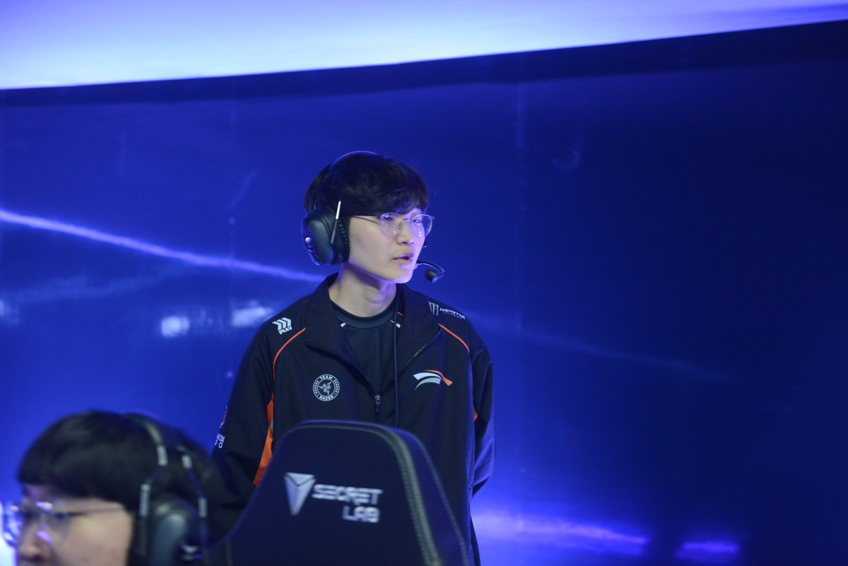Today's Photo #RoadtoMSI📷       

2025-06-15
<a href="/mowgli_lol/">이재하</a> #DANDY in #HLE 

#Shadowcorp #DANDY #MOWGLI #Esports #Agency #LCK #MSI #BUSAN