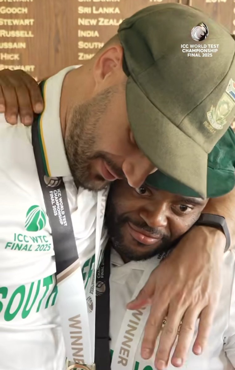 Aiden Markram hugging Temba Bavuma. ❤️ #WTCFinal #SAvAUS
