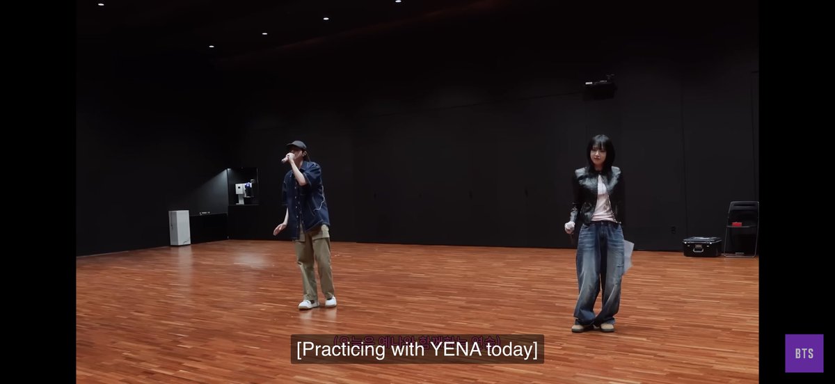 yena’s BANGTANGTV debut my two ult biases i can’t believe this 😭😭😭