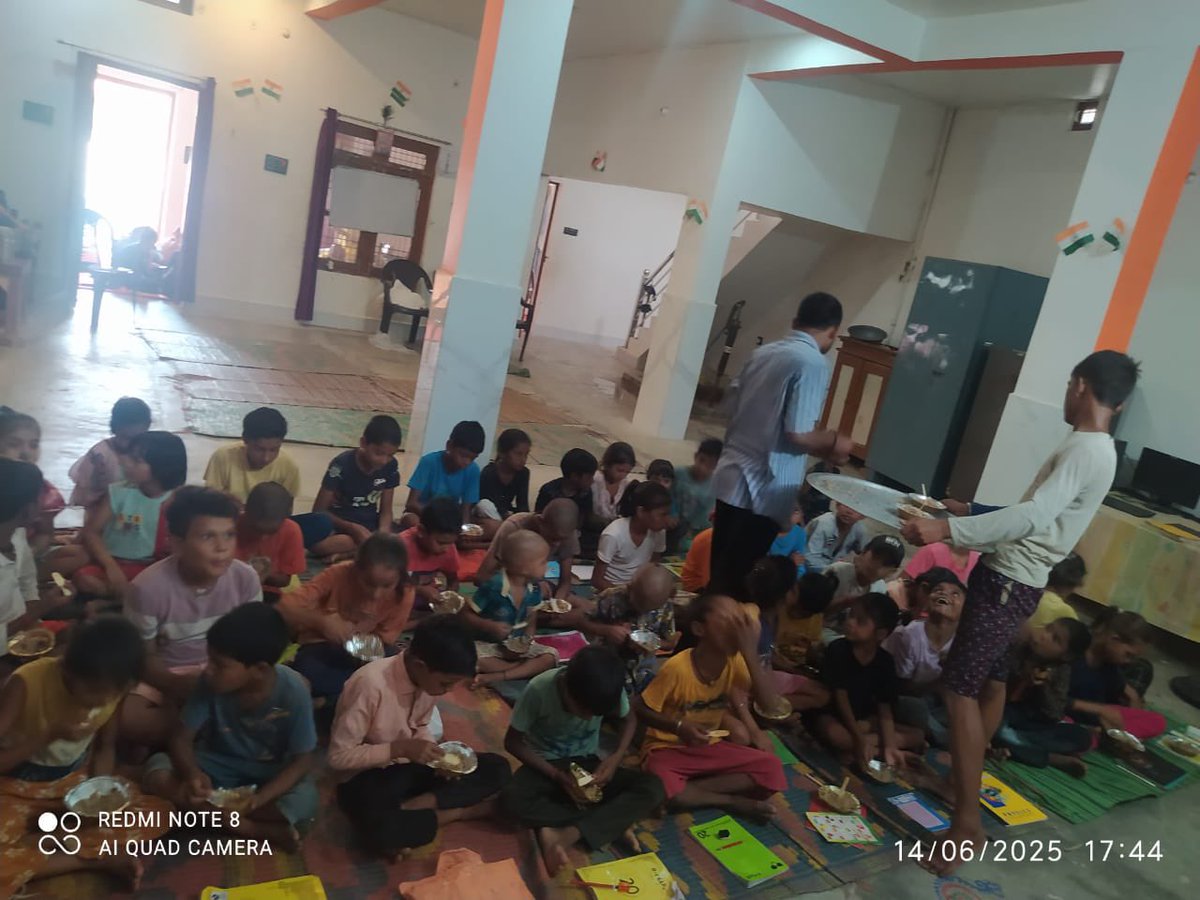 AgamMovement's tweet photo. On 15th June 2025, the seven-day Gita recitation program concluded in our village Babhaniya, Tehsil Payagpur, Bahraich. A Sanskar Center is being run in our village, where more than 150 boys and girls are currently studying. https://t.co/SafQ5yCnzv