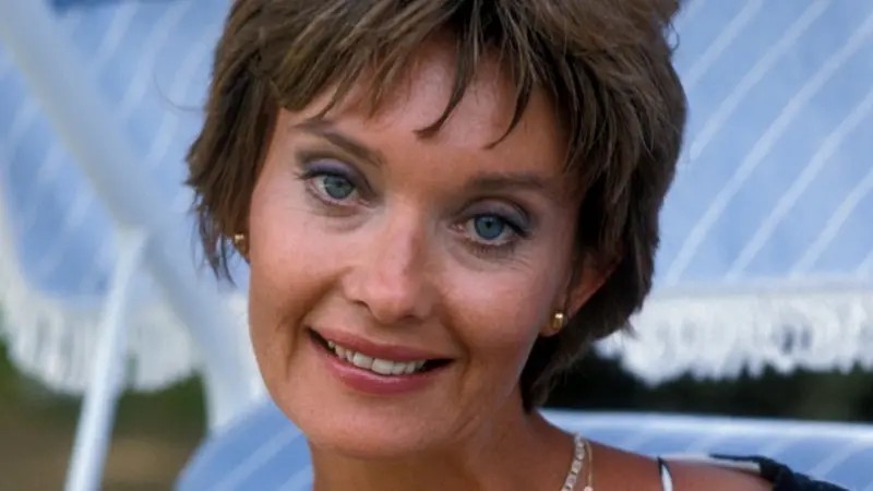 daveainsworth63's tweet photo. Remembering the wonderful English actress Nicola Pagett (Nicola Mary Pagett Scott) who was born on this day in 1945. She died in 2021. #NicolaPagett #UpstairsDownstairs #ABitOfADo #TakingSteps #AnneOfAThousandDays #FrankensteinTheTrueStory #PrivatesOnParade #AintMisbehavin https://t.co/cz84T8lH6j