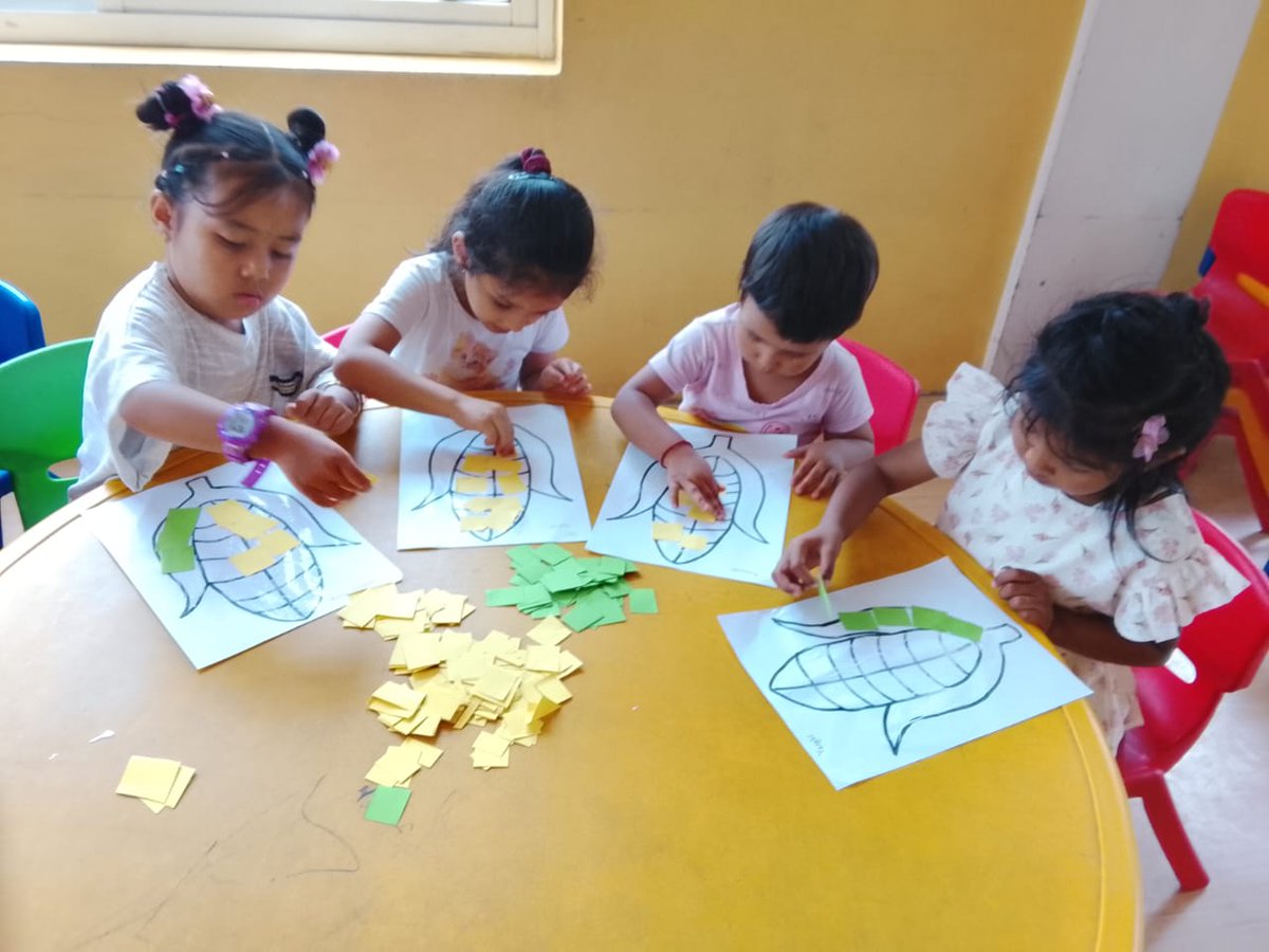 PGN_School's tweet image. ✂🧒 Little Hands at Work! 👧📄
LKG students at Pathik Gyan Niketan had a joyful time doing a Cut and Paste Activity today! 🌟

With tiny scissors and big smiles💖

#PathikGyanNiketan #LKGActivity #CutAndPaste #CreativeLearning #FunWithPaper ✂🧷🌈