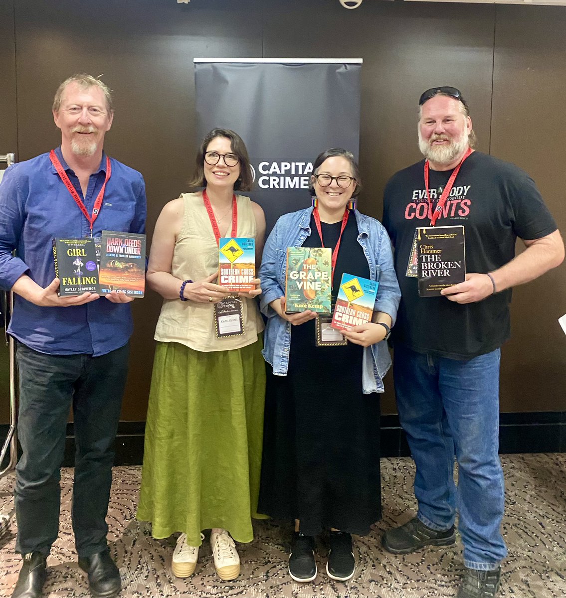 cross_crime's tweet image. A fab array of great Aussie & Kiwi storytelling spotted at @CapitalCrime1, with 250+ 'Anzac' authors and books in this photo*
WHAT, there's only four people and five books here?!
(*ok we're counting the 22 contributors to DARK DEEDS DOWN UNDER 2, and many discussed in SCC)