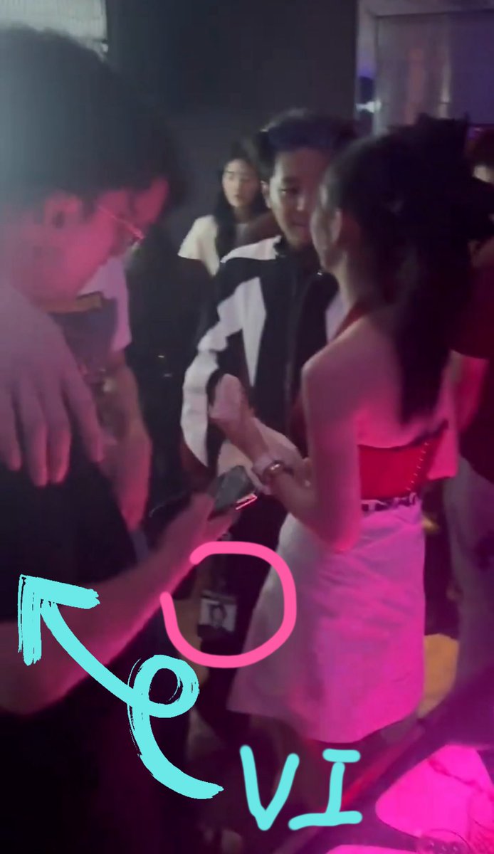 ciciriri1212's tweet image. seungri spotted at Macau on June 7th #seungri #victory #nyongtory