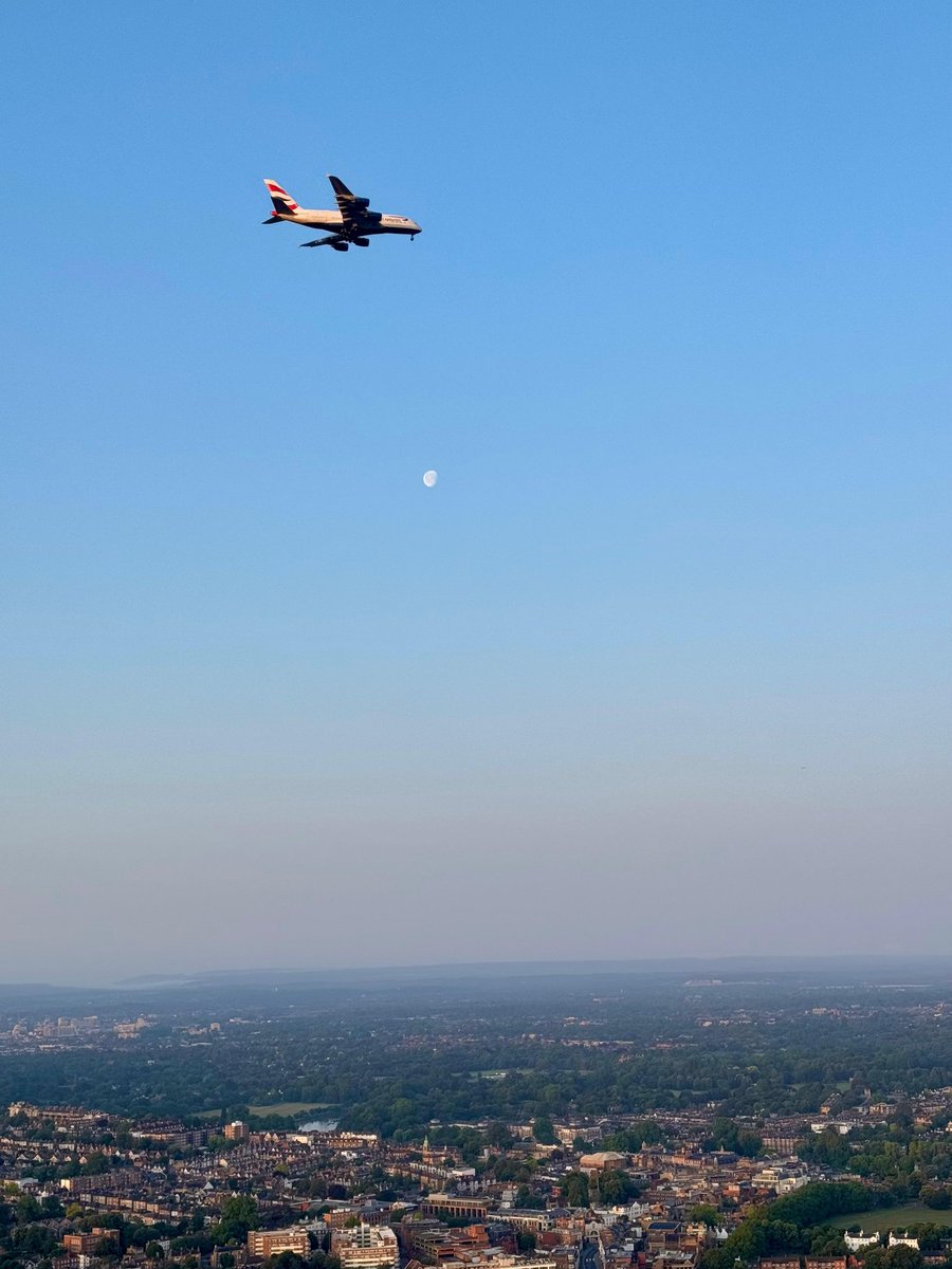 NPASLondon's tweet image. Early bird catches the worm. @British_Airways @HeathrowAirport