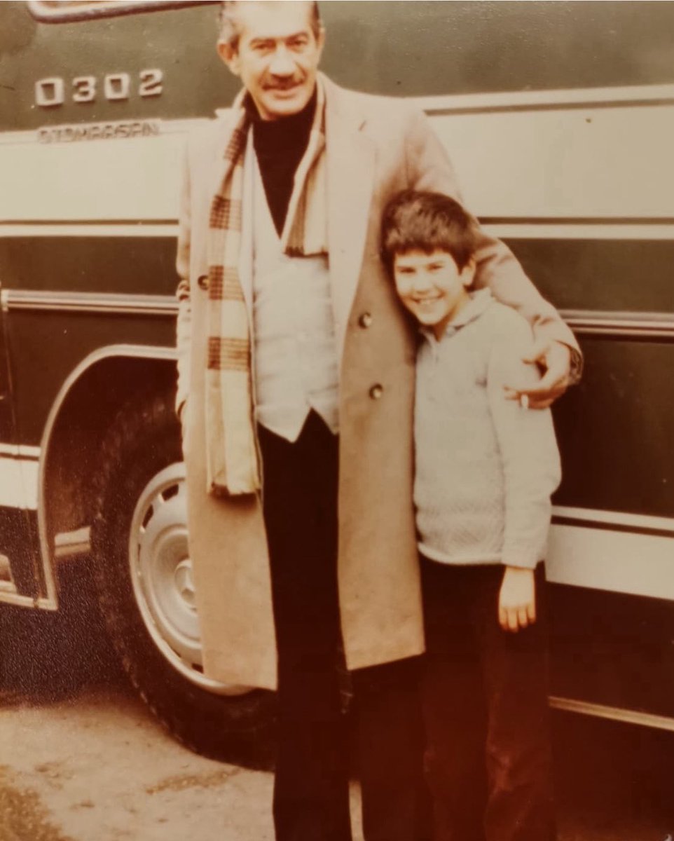 Babam Abdülkadir Odabaşı’na: Bir Şehrin Başkanı, Kalbimin Kahramanı

Babalar günü geldiğinde, herkes babasıyla ilgili güzel bir anıyı, öğretiyi ya da birlikte geçirilen özel anları anlatır. Benim içinse bu gün, aynı zamanda bir halkın sevgisini kazanmış, onlara hizmet etmiş bir