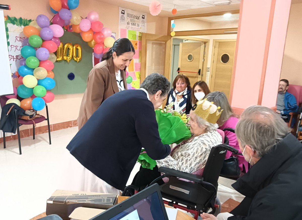 🫂 Las personas no se definen por su edad, sino por su historia, su presencia y lo que aún pueden compartir.

Desde Hijas de la Caridad apostamos por una escucha real, un acompañamiento activo y un buen trato que dignifica. 💜

#MayoresHHCC #15Junio #FundaciónCatalinaLabouré