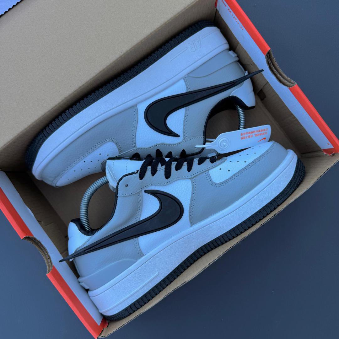 AMBUSH
 
SIZE 39,40,41,42,43,44 

PRICE 75,000

KARIBUNI