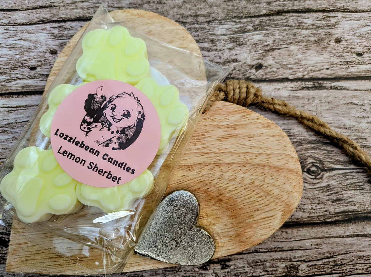 Lemon sherbet is one of my favourite scents, if you like the refreshing smell of sweet lemon this one is for you! 💛

Available in both wax melts and candles

lozziebeancandles.co.uk
