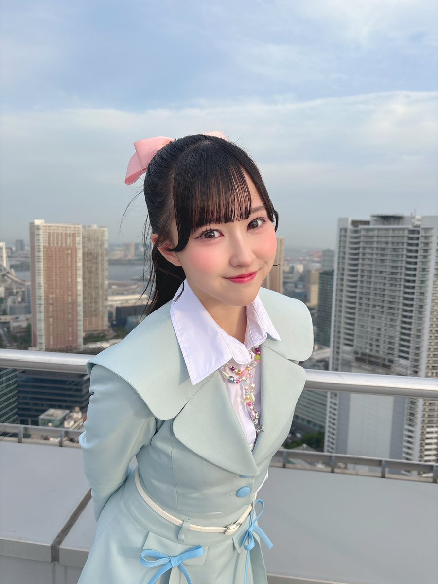 erisahigasiyama's tweet image. アー写撮影のときの❕🏢

太陽の眩しさに弱くてすぐ涙出ちゃうので苦戦しました🤦‍♀️

眩しいのに強くなる方法あるかな～？😖💭

おやすみなさい😴
 #高嶺のなでしこ