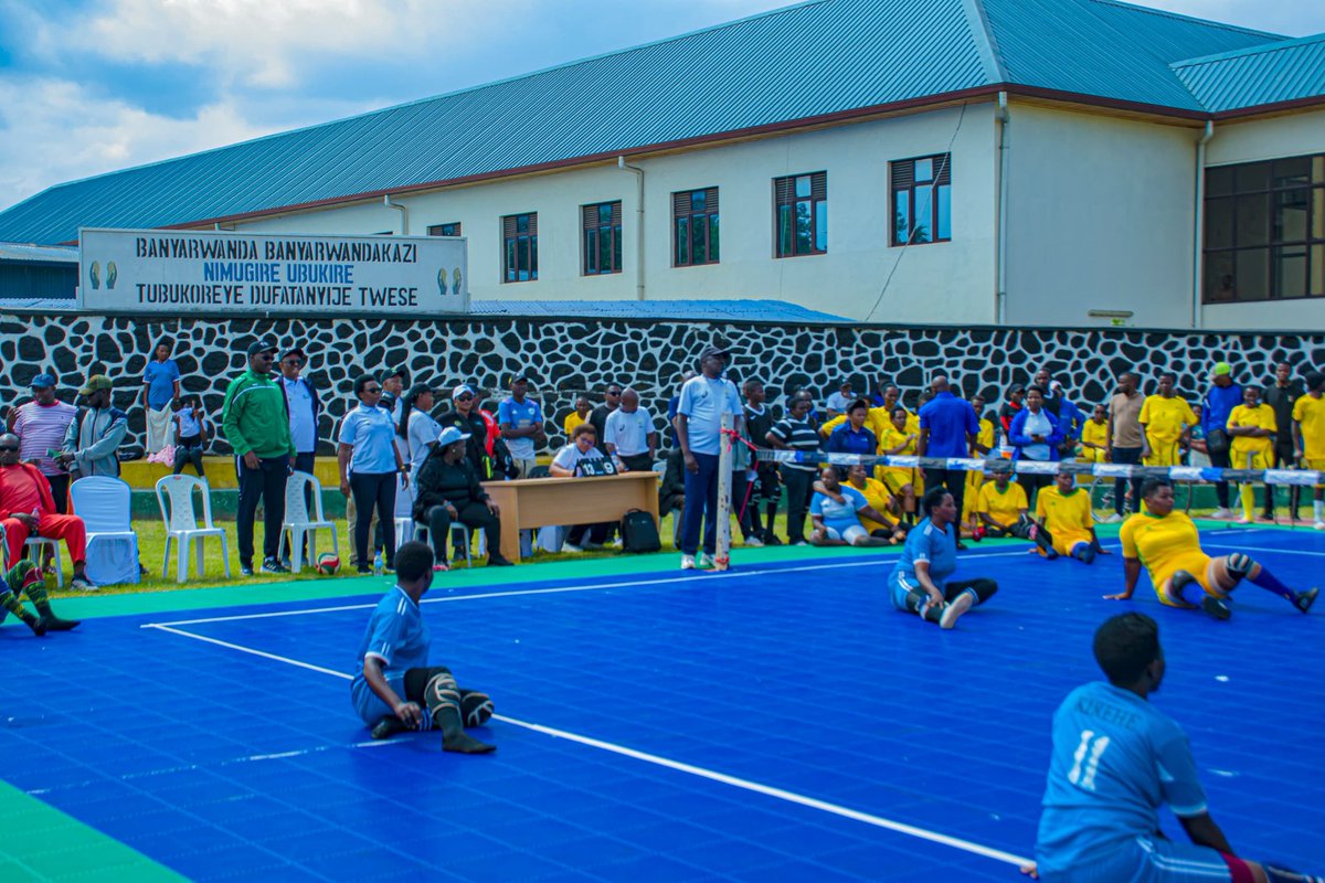 Bugesera District (@bugeseradistr) on Twitter photo Ikipe y'Abagore y'Akarere ka <a href="/BugeseraDistr/">Bugesera District</a> mu mukino wa Sitball itwaye igikombe cya #UKC2025 - Umurenge Kagame Cup 2025 ku rwego rw'Igihugu, itsinze iya <a href="/KireheDistrict/">Kirehe District</a> 37-20 ku mukino wa nyuma.
Iyi kipe yisubije igikombe kuko n'Umwaka ushize yacyegukanye.
Abagore turabashimiye. Ikipe y'Abagore y'Akarere ka <a href="/BugeseraDistr/">Bugesera District</a> mu mukino wa Sitball itwaye igikombe cya #UKC2025 - Umurenge Kagame Cup 2025 ku rwego rw'Igihugu, itsinze iya <a href="/KireheDistrict/">Kirehe District</a> 37-20 ku mukino wa nyuma.
Iyi kipe yisubije igikombe kuko n'Umwaka ushize yacyegukanye.
Abagore turabashimiye.