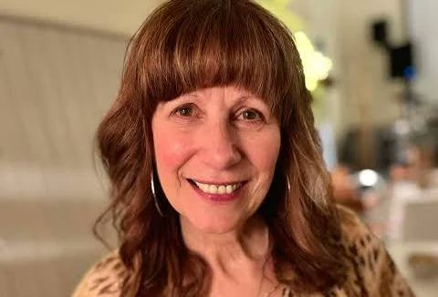 mixcloud.com/wyn-thomas/the… 
Singer/Songwriter Jenny Bray talks about meeting Richard Burtons family and her song Mr J on the Centenary of the great actors birth.