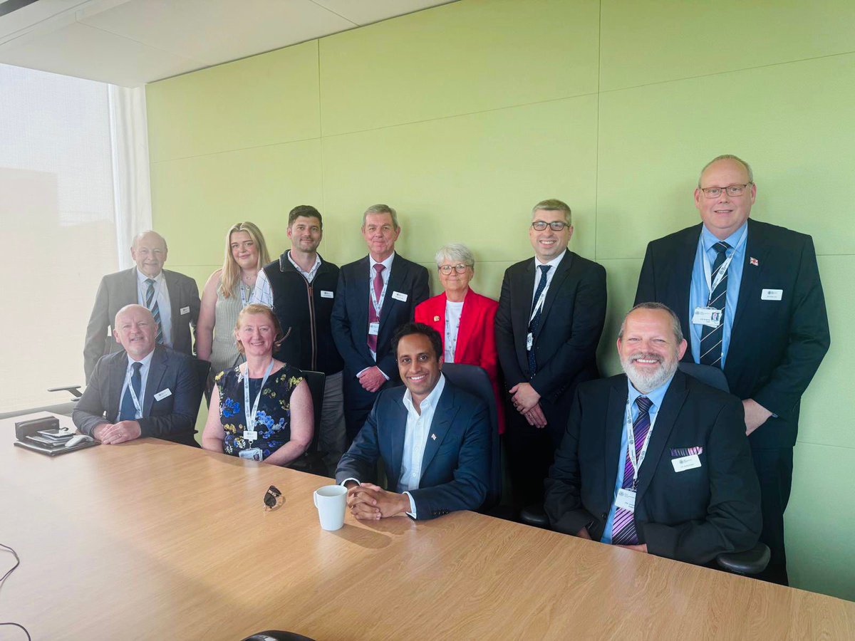 Great DOGE trip to Reform-controlled West Northamptonshire Council.

We have an outstanding leadership team here, who have already started saving taxpayers big money!

More next week! 🇬🇧