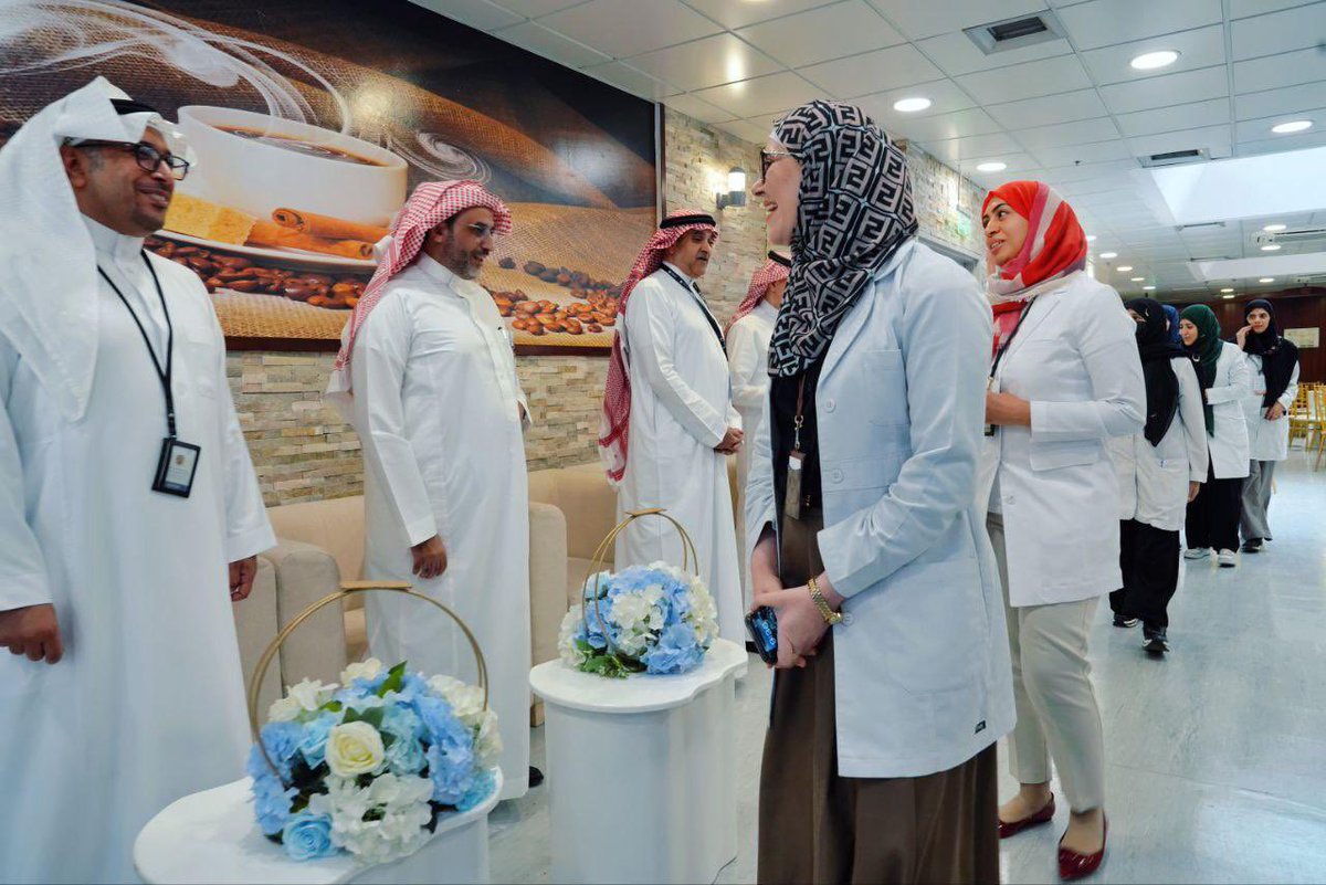 E1_QcH's tweet photo. معايدة #شبكة_القطيف_الصحية إحدى مكونات #تجمع_الشرقية_الصحي للموظفين بمناسبة #عيد_الاضحي_المبارك https://t.co/xeLJoqHUln