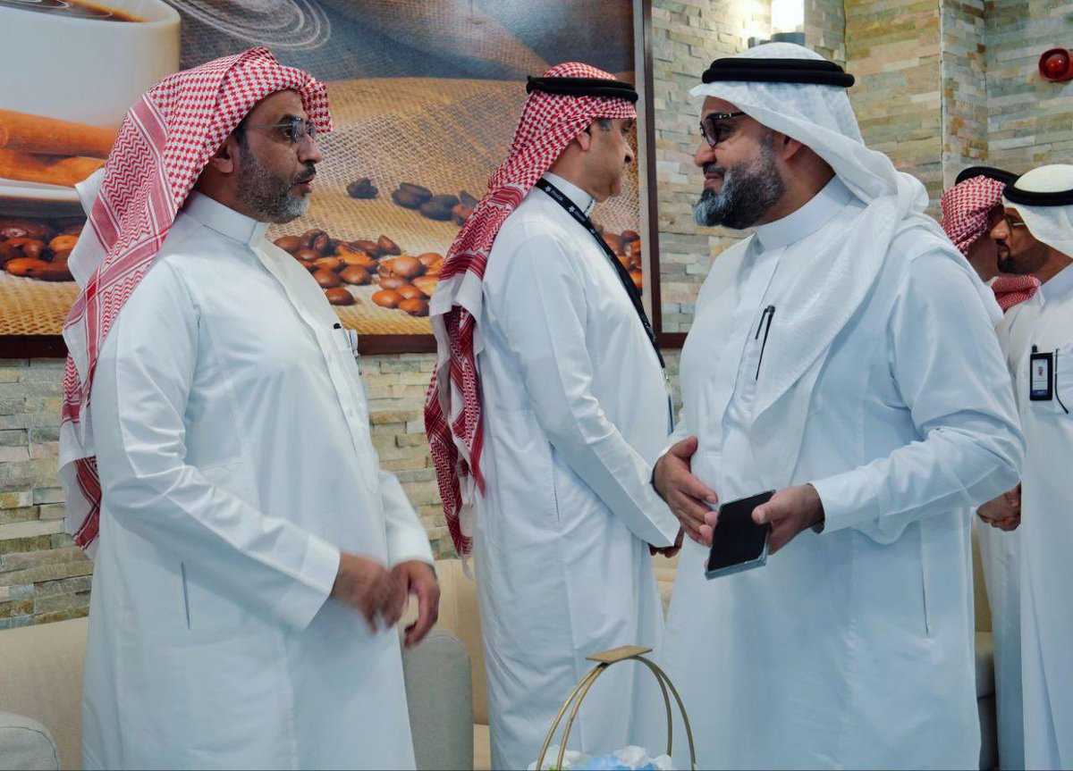 E1_QcH's tweet photo. معايدة #شبكة_القطيف_الصحية إحدى مكونات #تجمع_الشرقية_الصحي للموظفين بمناسبة #عيد_الاضحي_المبارك https://t.co/xeLJoqHUln