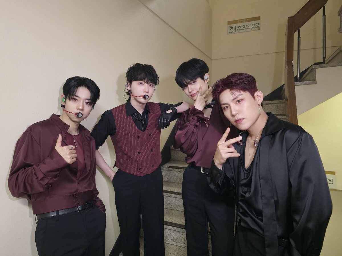 AB6IX tweet media