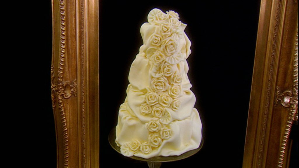 Pear Tarte Tatin, Apple Crumble &amp; Gingerbread Soufflé | Glamour Puds S1 ... youtu.be/gDz515kSC00?si… via <a href="/YouTube/">YouTube</a>