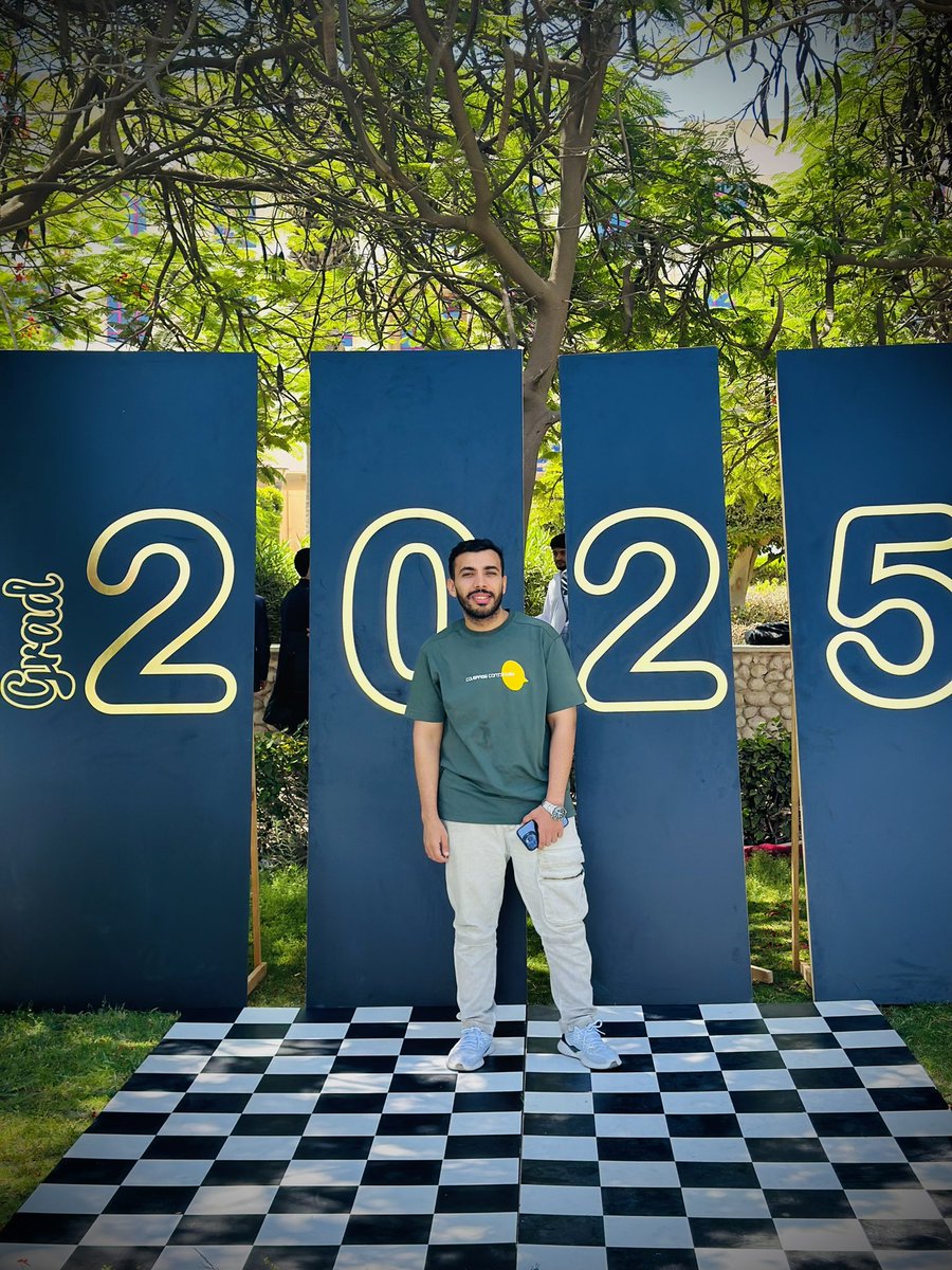 Mahmoud48212312's tweet photo. From 2018 to 2025
7 years playing chess
to become Doctor
Let’s start my specialty 💙 https://t.co/S3MHCIwOyQ