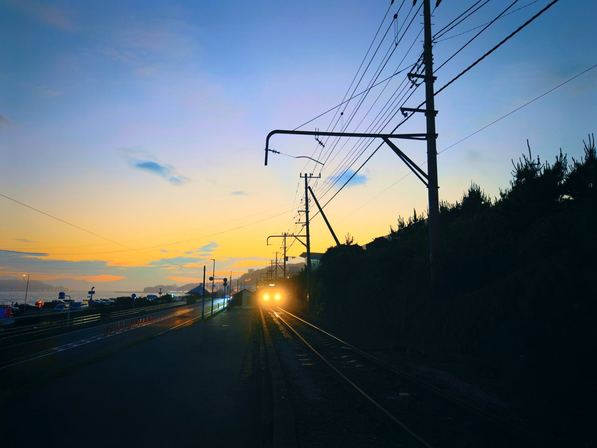 JunIc_jp's tweet photo. 江ノ電に来たら梅雨なのに
夕陽も見れました🙆‍♀️
最高の江ノ電日和でした✨

@Enoden_official https://t.co/rpTkdodrSj