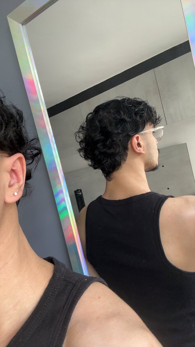 minazu333's tweet image. Brought back the mullet for summer 😼