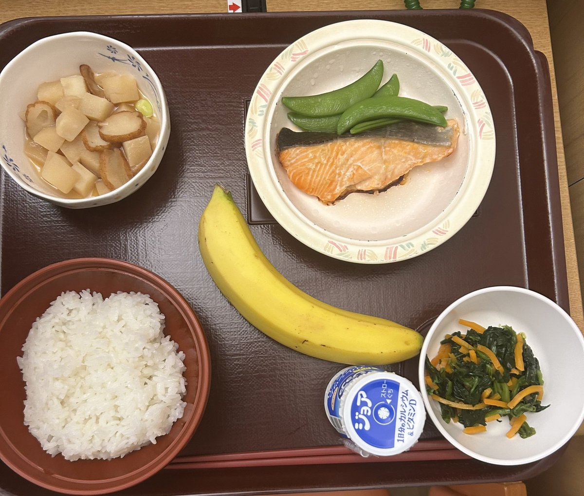 waserin23's tweet photo. 子どもが糖尿病になって、1型か2型か調べるために金曜日から大学病院に検査入院してるんだけどこの先が不安すぎる
明日はやっと旦那と付き添い交代
血糖値測定も夜中もしないといけないから寝不足気味😭
今年の尿検査でいきなり引っかかってびっくり！
親子で頑張るしかないよね〜
病院食は美味しい☺️ https://t.co/FrBVPJvSqT