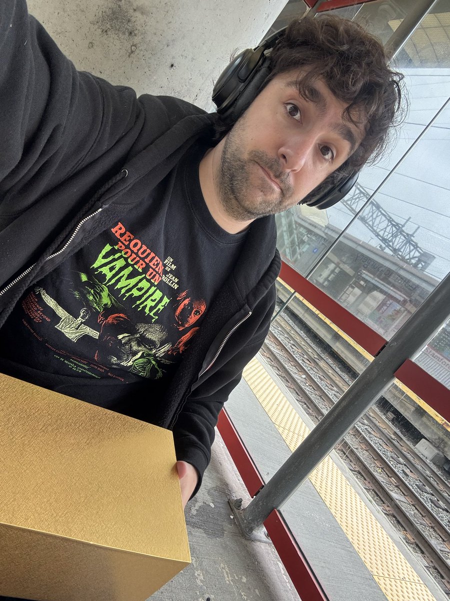 Honored that CLOWN IN A CORNFIELD 3: THE CHURCH OF FRENDO has won the Bram Stoker Award for Superior Achievement in YA Novel.

Thanks to the HWA for a fun &lt;24 hours seeing my friends and colleagues.