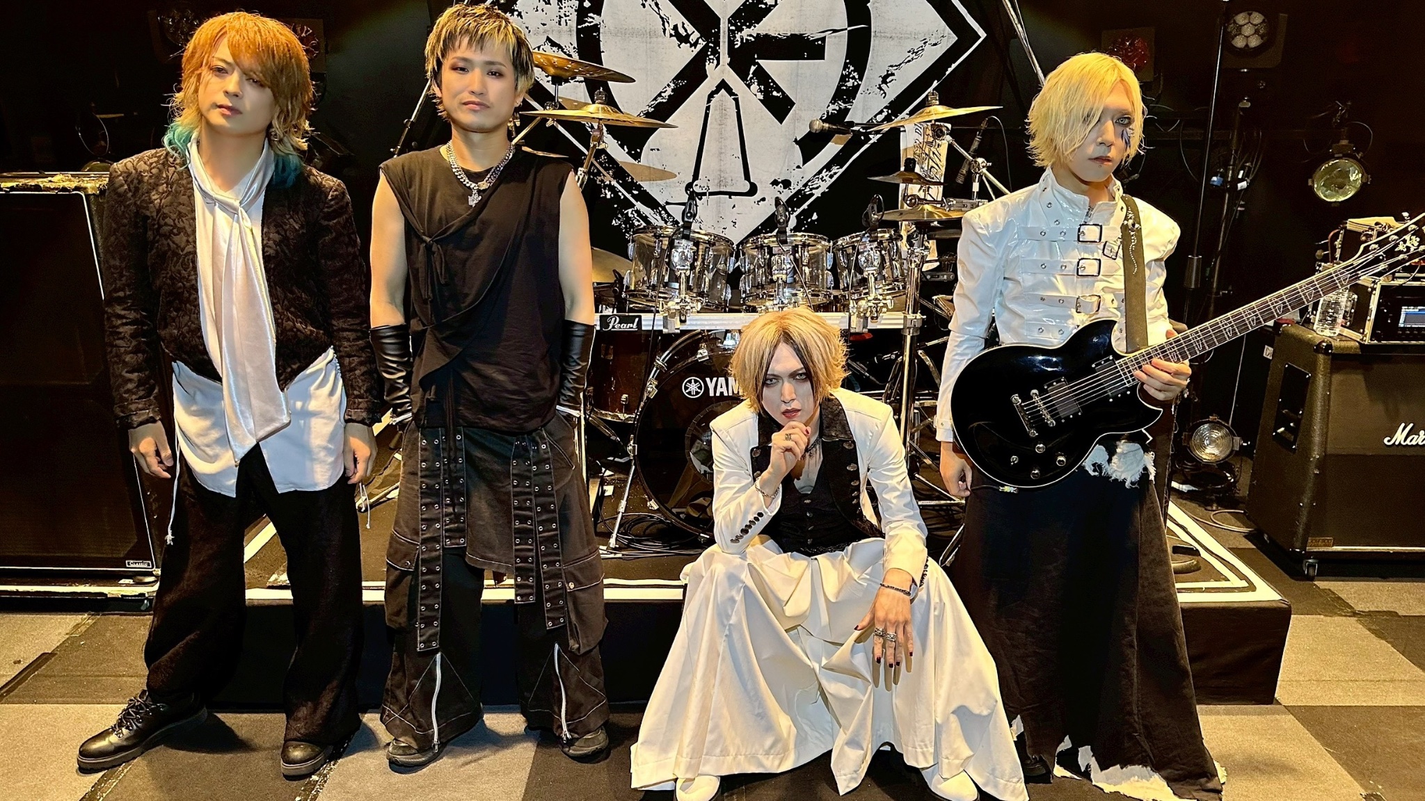 響都超特急2024 会場受取 】キツネ ジップパーカー 《10/28～11