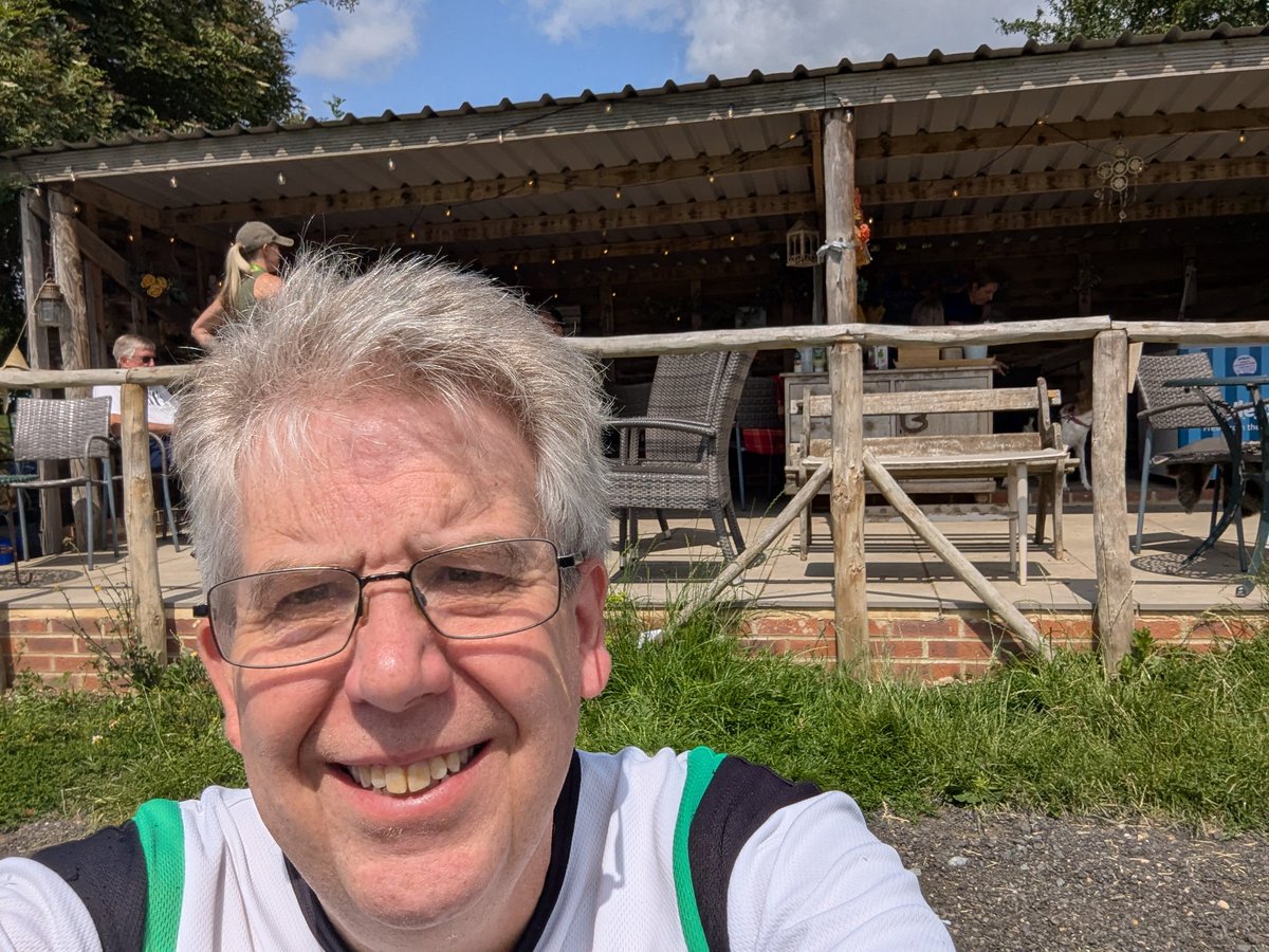 Relaxing after marshalling the Maidstone Harriers 10k.  Little Fant Farm is a hidden gem.