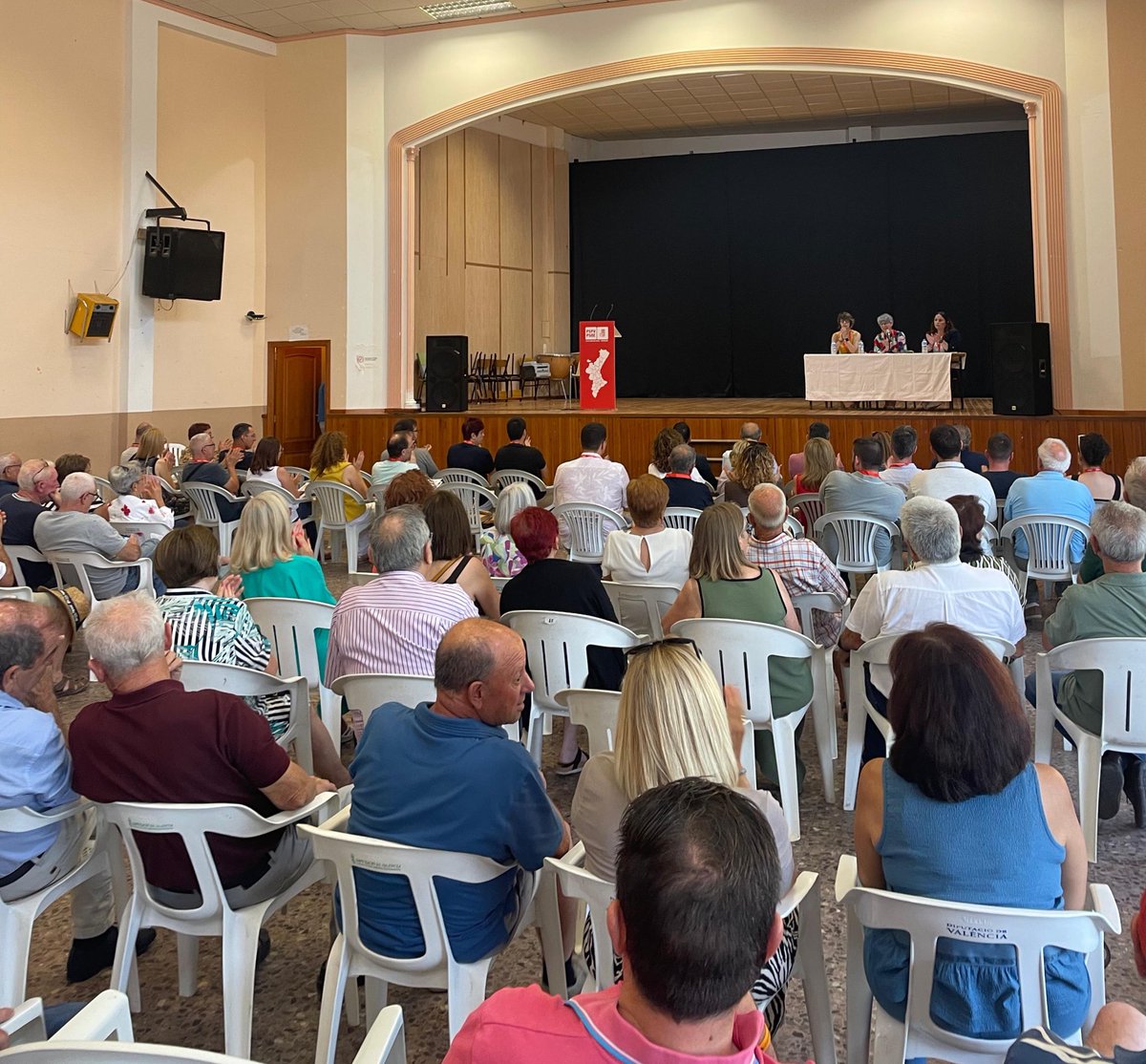 El <a href="/pspvprovalencia/">Socialistes província de València</a> cierra en #Chera sus congresos comarcales.

El <a href="/PSOE_UtielReq/">PSPV-PSOE Utiel-Requena</a> ha elegido a Alejandro Portero <a href="/AlejandroChera/">Alejandro Portero I.</a>  como nuevo secretario general. 

Todos juntos impulsamos un PSOE fuerte, decente y siempre al servicio de la ciudadanía. 🌹