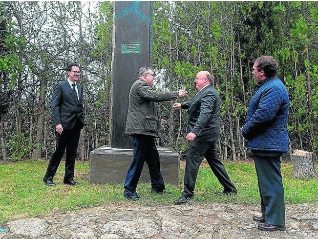 Filtraciones de <a href="/aragonpsoe/">PSOE Aragón</a> que <a href="/JLambanM/">Javier Lambán</a> esta muy preocupado por su hombre de confianza Alfonso Gomez, lo nombro Director General de Energía y Minas 2015-2019 y después lo hizo concejal  al <a href="/ayto/">Clay Swartz</a>. <a href="/zaragoza_es/">AyuntamientoZaragoza</a> de 2019-2027, ya que <a href="/pparagon/">PP de Aragón</a> quiere analizar toda su gestión.