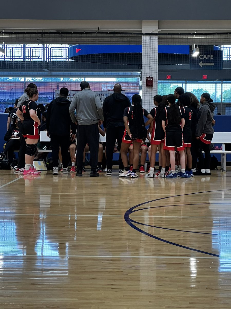 Can’t believe I sprained my knee right before the <a href="/ohioBKcoaches/">OHSBCA</a> Midwest Live and couldn’t play this weekend 😩. But, I still had fun supporting my teammates. I’ll be ready for next year… trust me!! <a href="/WSladycats/">Westerville South Wildcats</a>