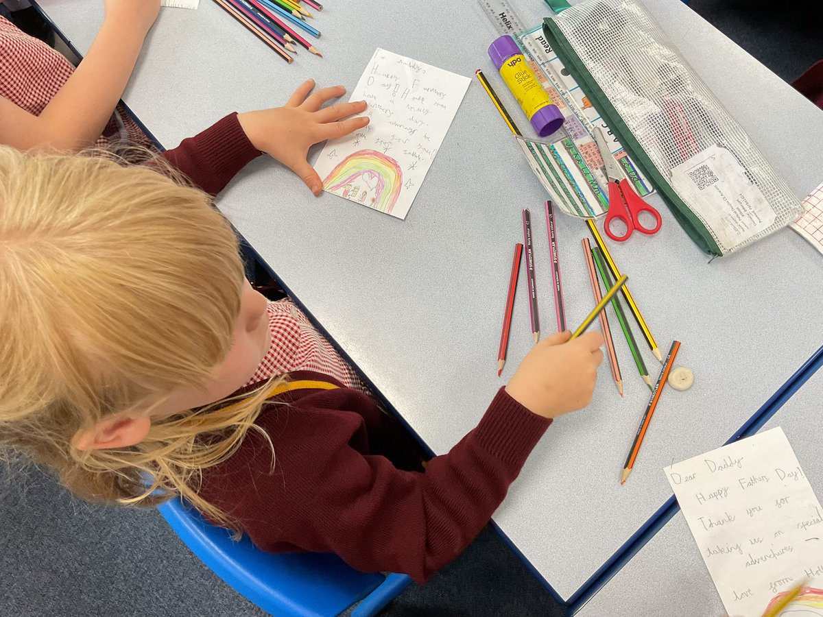 PDA_Y2's tweet image. Wishing all our school dads a very ‘Happy Fathers Day’. We hope your card gives you as much JOY as we had creating them especially for you! ⭐️❤️#pdaart #pdajoy