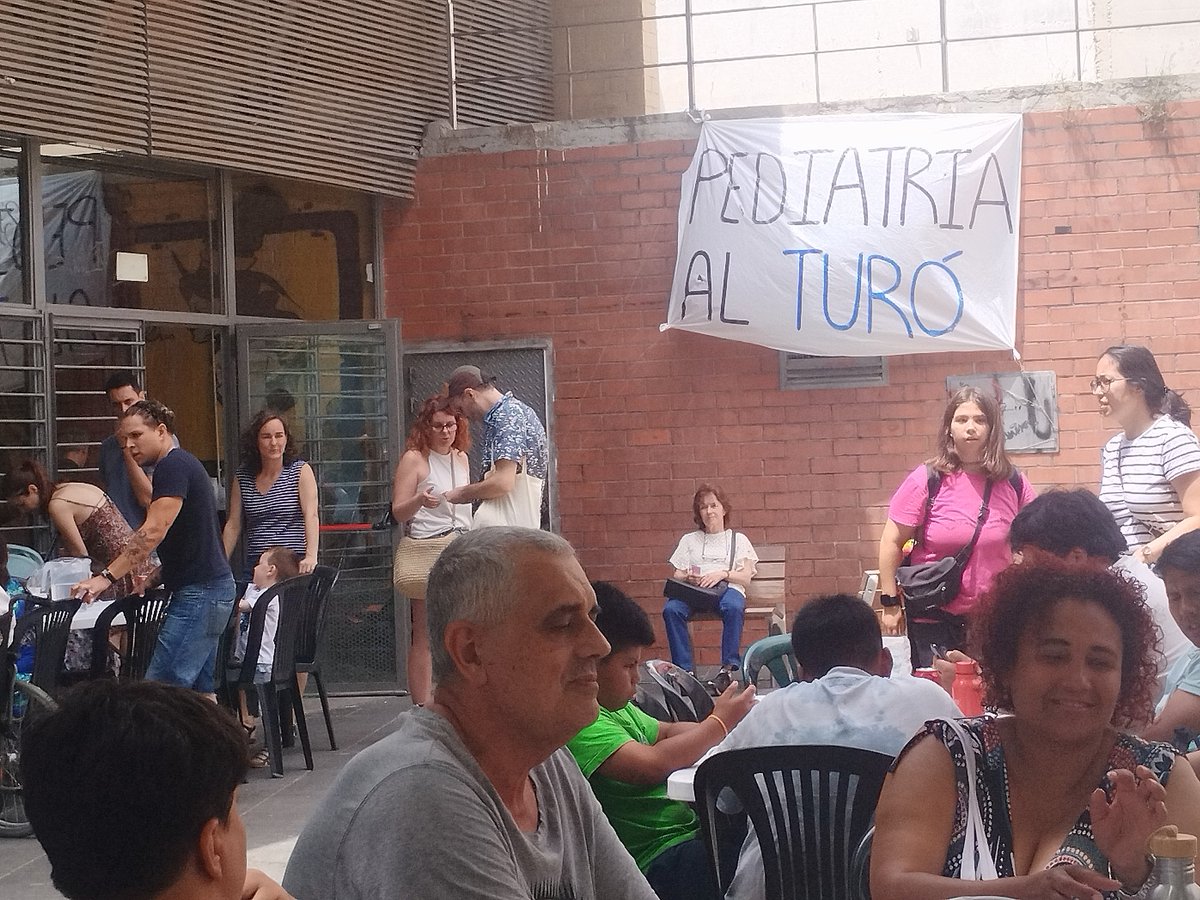 Els veïns del Turó de la Peira continuem demanant al <a href="/socialistes_cat/">Socialistes PSC/❤</a> que ens torni les nostres pediatres o, que posi un bus que ens faci més fàcil la vida per arribar a Río de Janeiro.