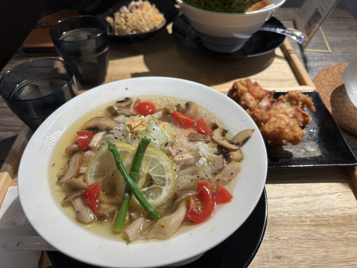 haasshiii's tweet photo. @S_ramen892 持ち帰りのカレー早速食べて、美味しかったです
限定麺も、プリンも、夫と2人でいろいろ食べてお腹いっぱいになりました https://t.co/dDrc6Ddns4